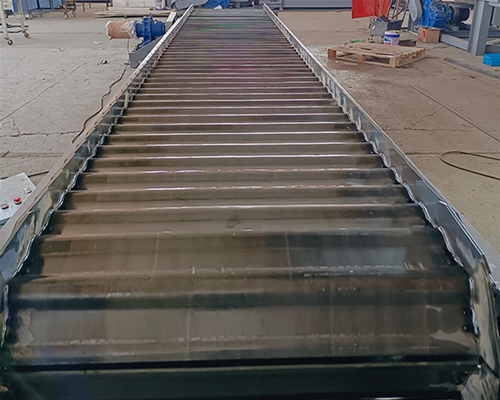 鱗板輸送機(jī)